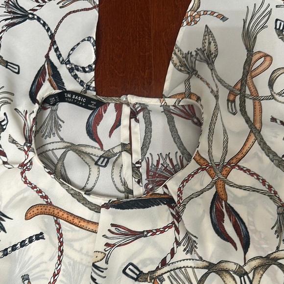 White and Black Patterned Long Sleeve Blouse - Picture 4 of 5